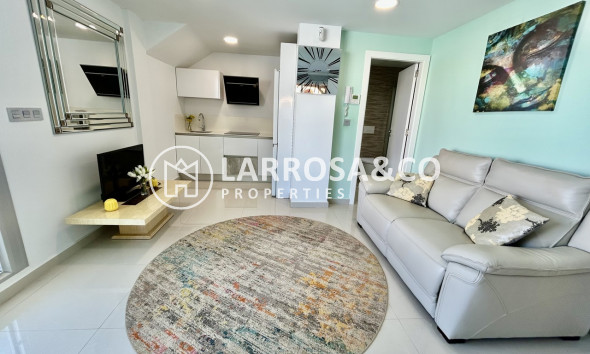 Resale - Detached House/Villa - Villamartín - Costa Blanca