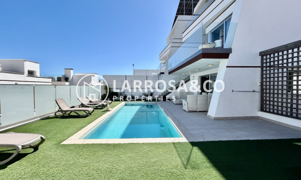 Resale - Detached House/Villa - Villamartín - Costa Blanca
