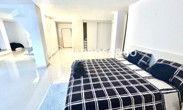 Resale - Detached House/Villa - Villamartín - Costa Blanca