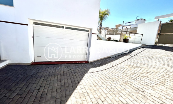 Resale - Detached House/Villa - Villamartín - Costa Blanca