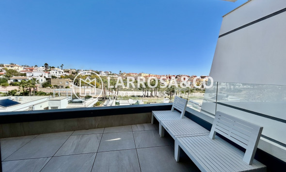 Resale - Detached House/Villa - Villamartín - Costa Blanca