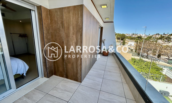 Resale - Detached House/Villa - Villamartín - Costa Blanca