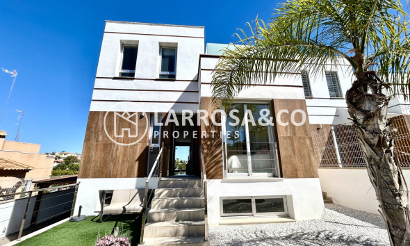 Resale - Detached House/Villa - Villamartín - Costa Blanca