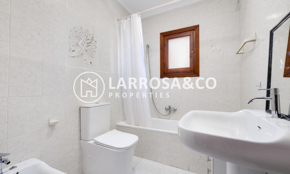 Herverkoop - Semi-detached house - Torrevieja - Nueva Torrevieja