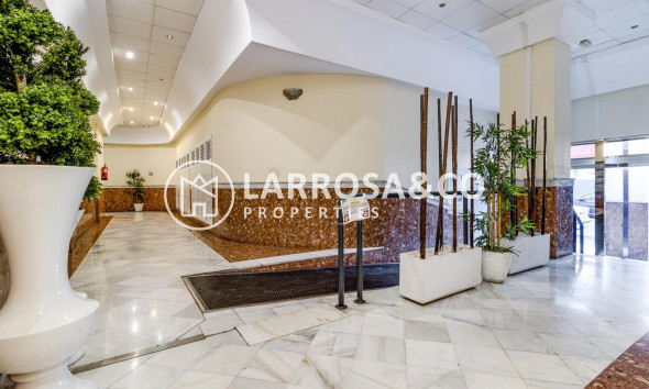 Herverkoop - Apartment - Torrevieja - Centro