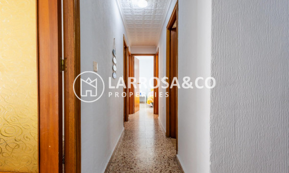 Resale - Apartment - Torrevieja - Playa de los Naufragos