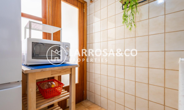 Resale - Apartment - Torrevieja - Playa de los Naufragos