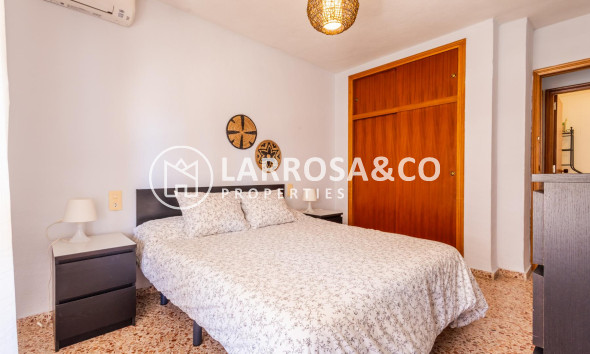 Resale - Apartment - Torrevieja - Playa de los Naufragos
