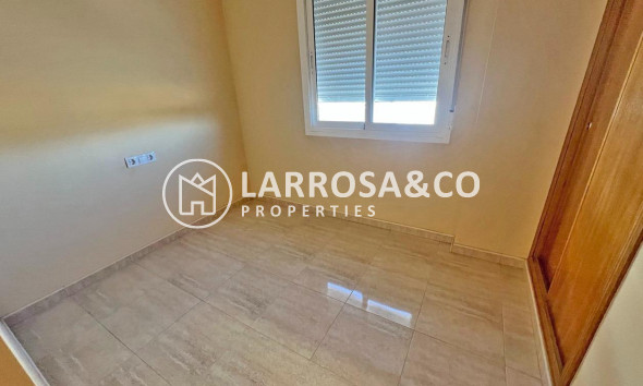 Reventa - Atico - Guardamar del Segura - puerto deportivo