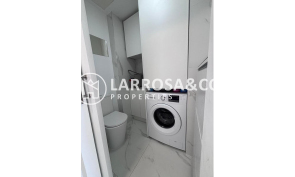 Resale - Detached House/Villa - Villamartín - Costa Blanca