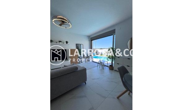 Resale - Detached House/Villa - Villamartín - Costa Blanca