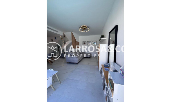 Resale - Detached House/Villa - Villamartín - Costa Blanca