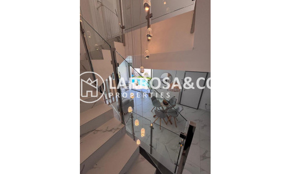 Resale - Detached House/Villa - Villamartín - Costa Blanca