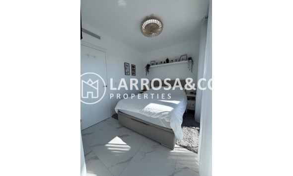 Resale - Detached House/Villa - Villamartín - Costa Blanca