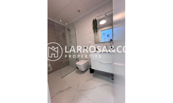 Resale - Detached House/Villa - Villamartín - Costa Blanca