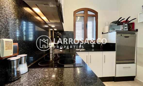 Resale - Detached House/Villa - Villamartín - Costa Blanca