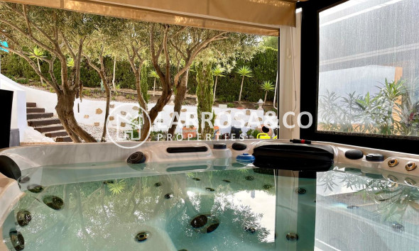 Resale - Detached House/Villa - Villamartín - Costa Blanca