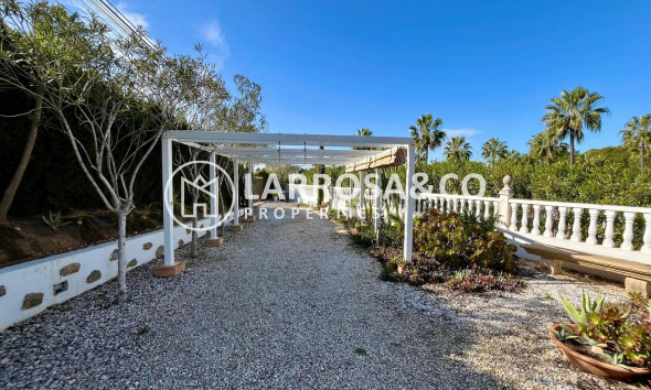 Resale - Detached House/Villa - Villamartín - Costa Blanca