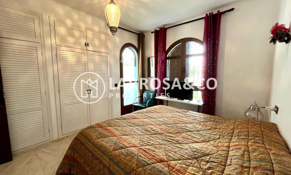 Resale - Detached House/Villa - Villamartín - Costa Blanca