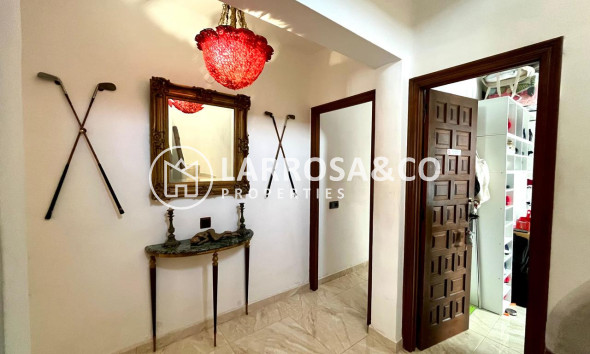 Resale - Detached House/Villa - Villamartín - Costa Blanca