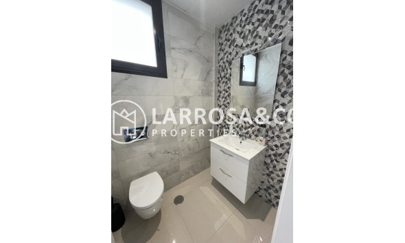 A Vendre - Semi-detached house - Villamartín - Villamartin