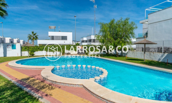 A Vendre - Semi-detached house - Villamartín - Villamartin