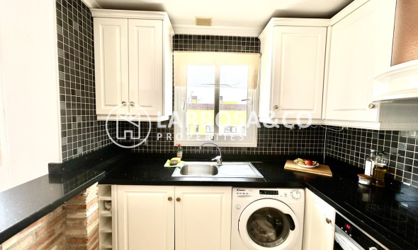 Resale - Apartment - Villamartín - Costa Blanca