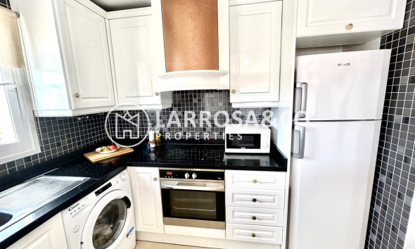 Resale - Apartment - Villamartín - Costa Blanca