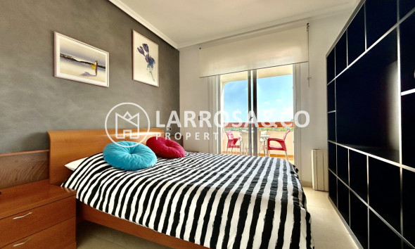 Resale - Apartment - Villamartín - Costa Blanca