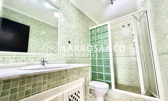 Resale - Apartment - Villamartín - Costa Blanca