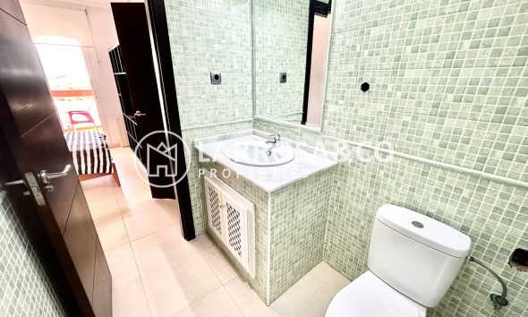 Resale - Apartment - Villamartín - Costa Blanca