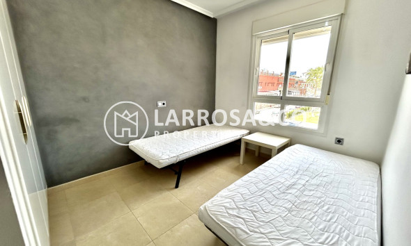 Resale - Apartment - Villamartín - Costa Blanca