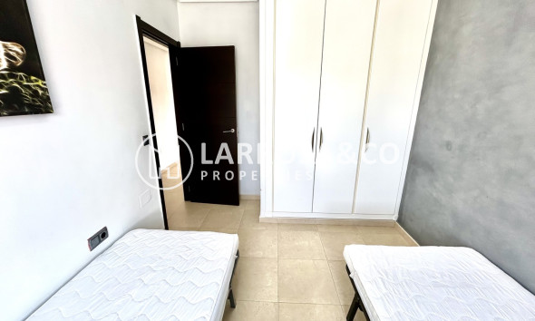 Resale - Apartment - Villamartín - Costa Blanca