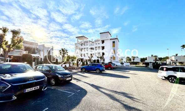 Resale - Apartment - Villamartín - Costa Blanca