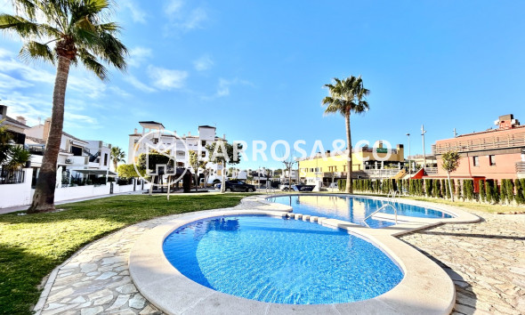 Resale - Apartment - Villamartín - Costa Blanca