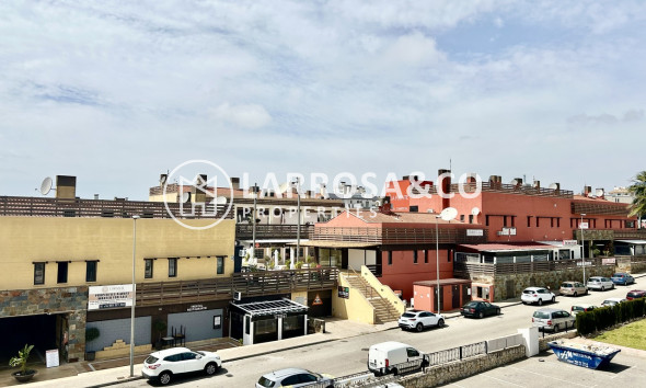 Resale - Apartment - Villamartín - Costa Blanca