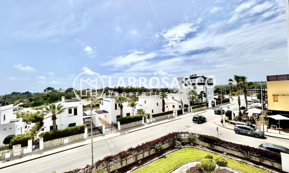 Resale - Apartment - Villamartín - Costa Blanca