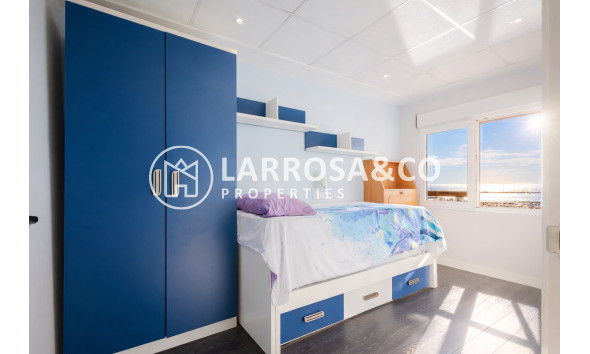 Herverkoop - Apartment - Torrevieja - Playa del Acequión