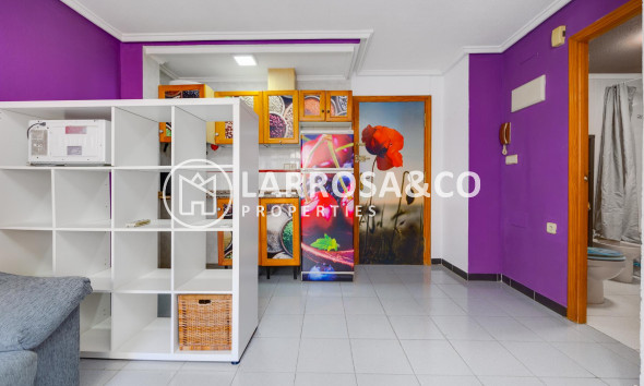 Resale - Apartment - Torrevieja - Playa de Los Locos-Curva del Palangre