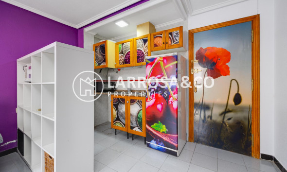 Resale - Apartment - Torrevieja - Playa de Los Locos-Curva del Palangre