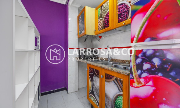 Resale - Apartment - Torrevieja - Playa de Los Locos-Curva del Palangre