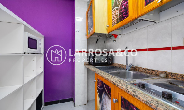 Resale - Apartment - Torrevieja - Playa de Los Locos-Curva del Palangre