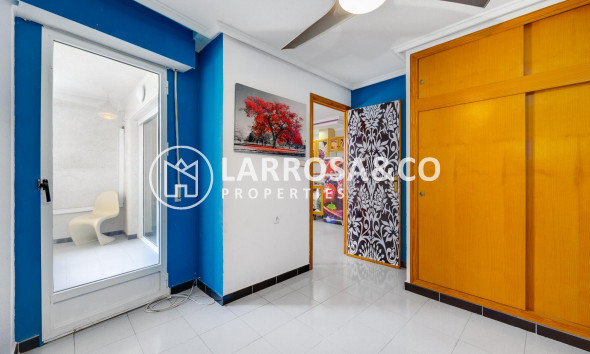 Resale - Apartment - Torrevieja - Playa de Los Locos-Curva del Palangre