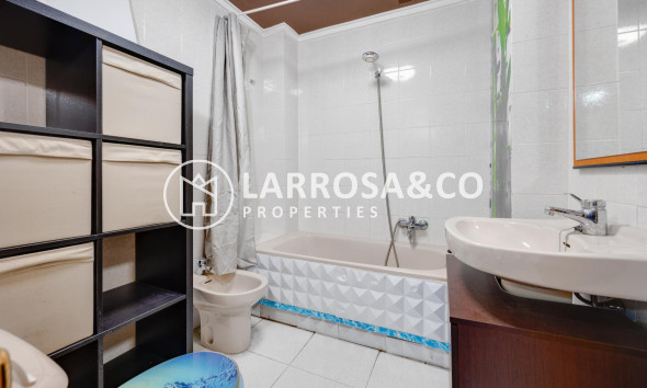 Resale - Apartment - Torrevieja - Playa de Los Locos-Curva del Palangre