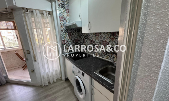 Resale - Apartment - Torrevieja - Playa de Los Locos-Curva del Palangre