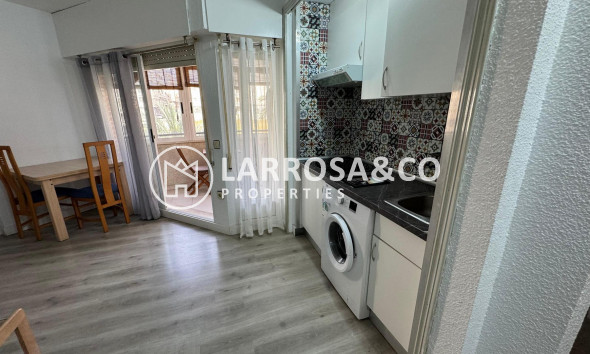 Resale - Apartment - Torrevieja - Playa de Los Locos-Curva del Palangre