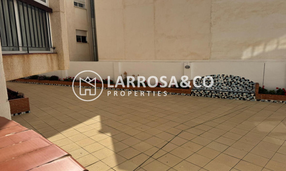 Resale - Apartment - Torrevieja - Playa de Los Locos-Curva del Palangre