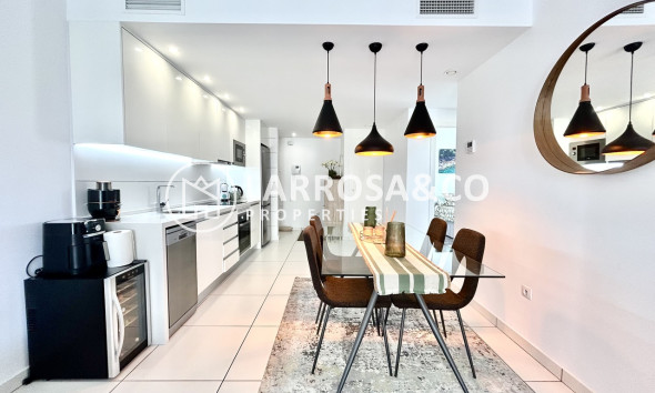 Resale - Apartment - Villamartín - Costa Blanca