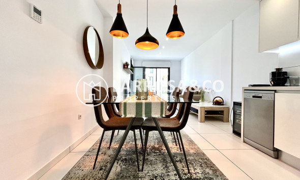 Resale - Apartment - Villamartín - Costa Blanca