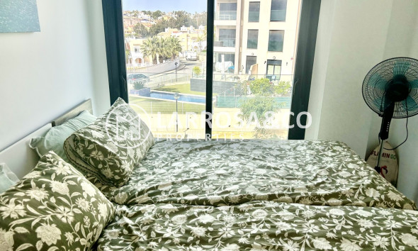 Resale - Apartment - Villamartín - Costa Blanca